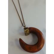 Wholesale Wholesale Joblot Of 30 Ex-High Street Wooden Indian Tusk Statement Necklaces