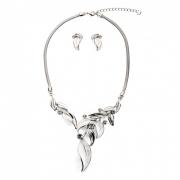 Wholesale Leaf Pattern Silver Necklace